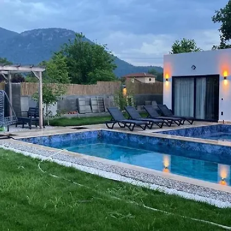 Vila Grape In Large Pool, Jacuzzi, Private