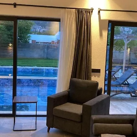 Vila Grape In Large Pool, Jacuzzi, Private