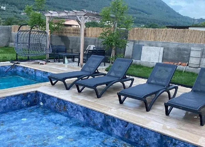 别墅 Grape In Large Pool, Jacuzzi, Private 费特希耶