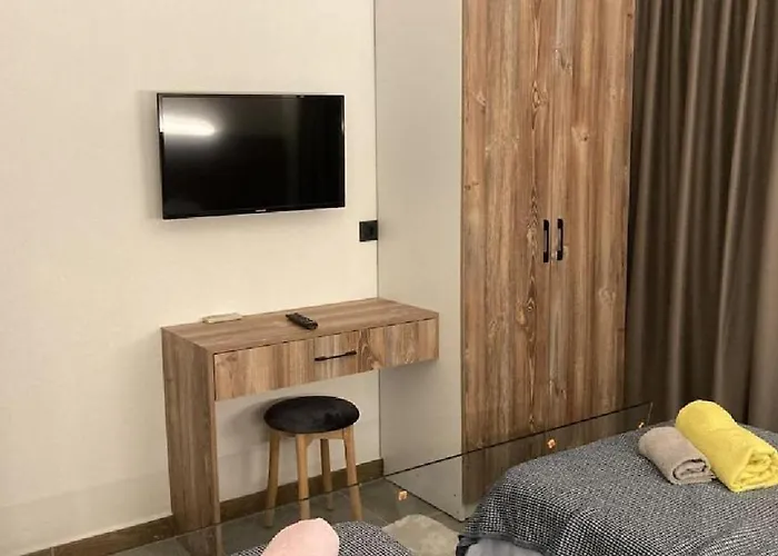 Grape In Large Pool, Jacuzzi, Private *